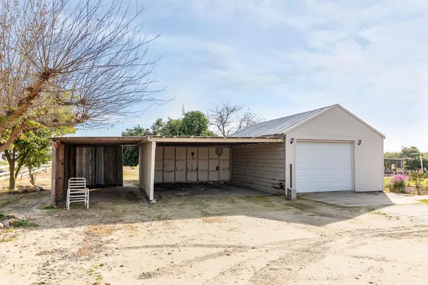 $524,000 | 12283 East Dinuba Avenue, Selma, CA 93662