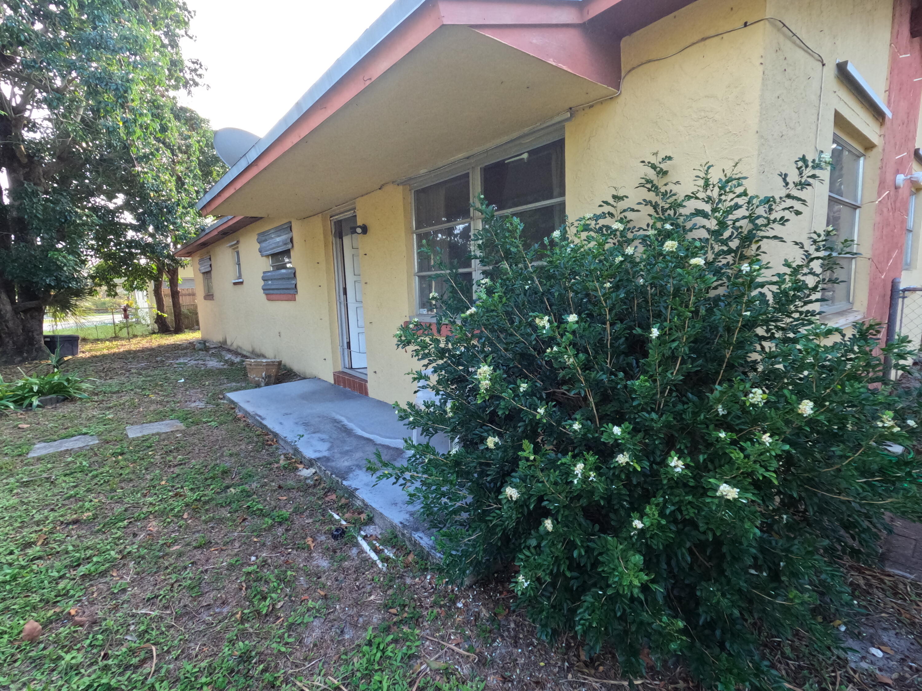 1012 Alto Road Lantana, FL 33462 - Photo 1 of 67 GOPR0877