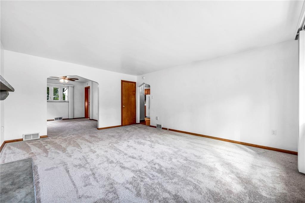 2861 Middletown Road Pittsburgh, PA 15204 - Photo 6 of 37 Gallery Image 6
