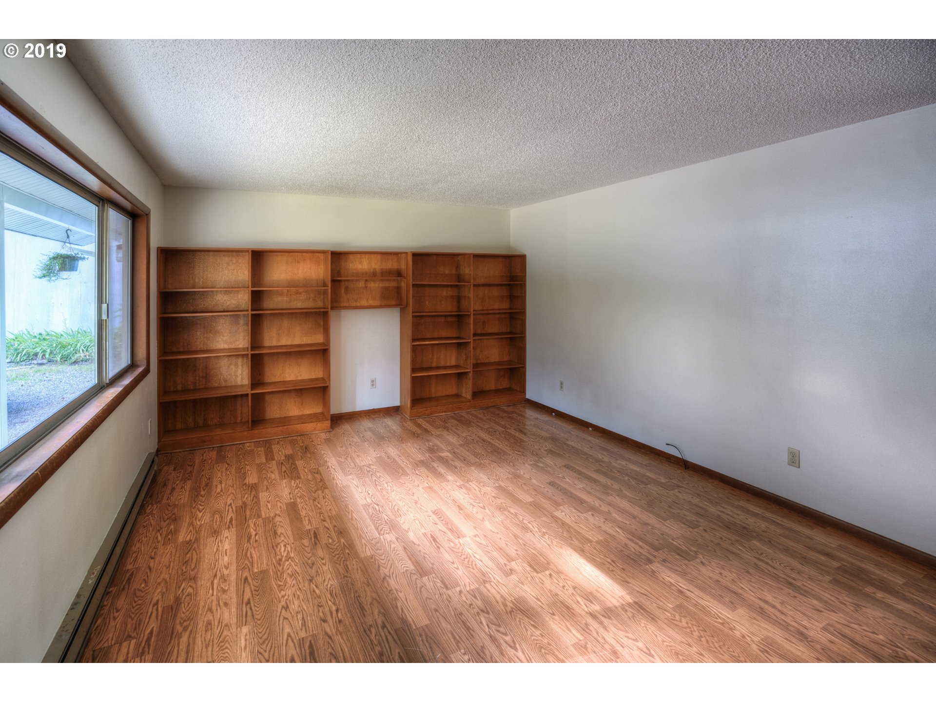 540 Northwest Kanaka Creek Road Stevenson, WA 98648 - Photo 4 of 23 Living Room