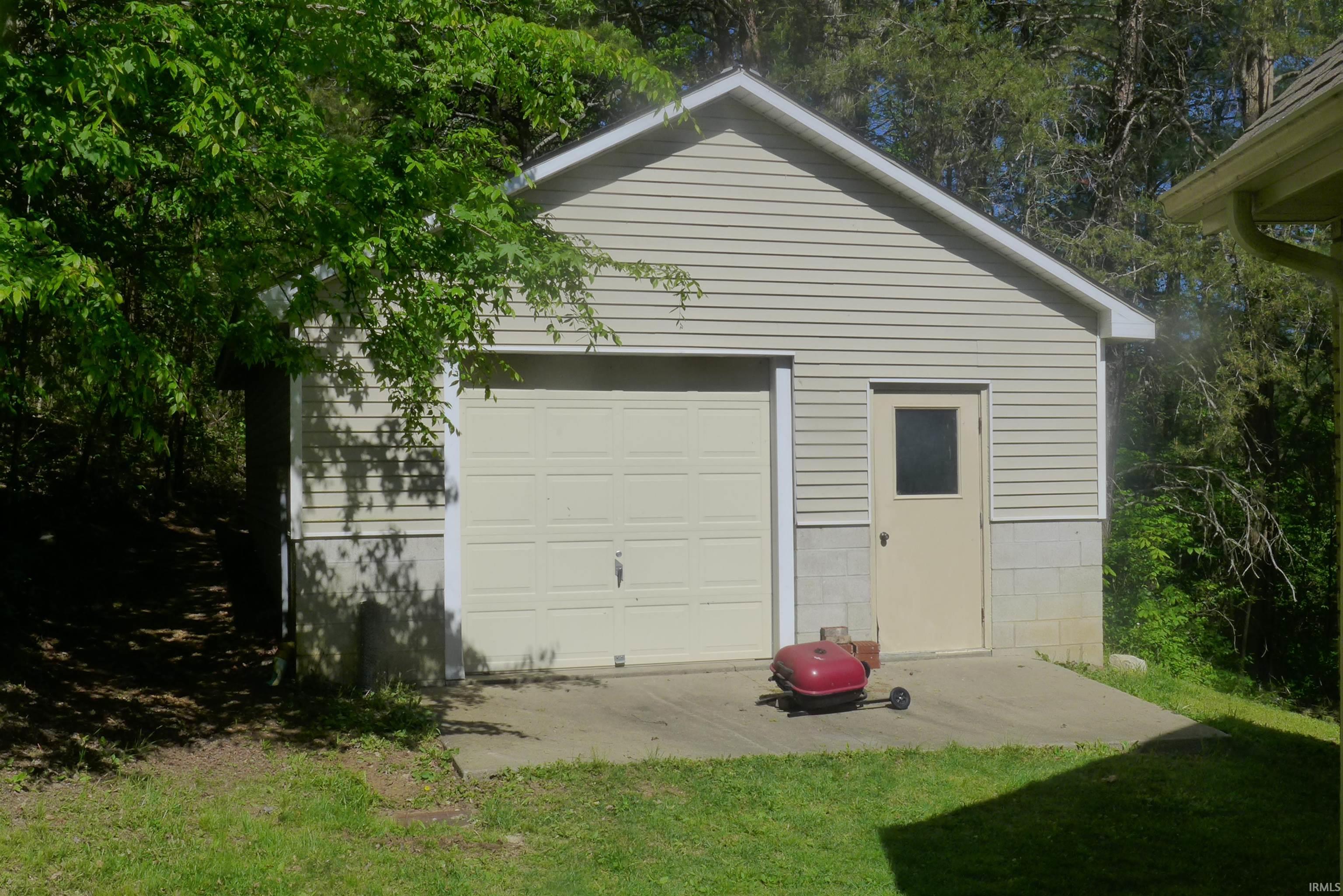 875 South Rustic Lane Jasper, IN 47546 - Photo 22 of 31