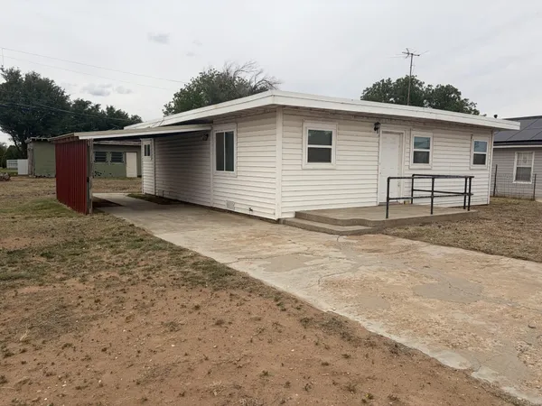 $99,000 | 501 Ave D, Abernathy, TX 79311