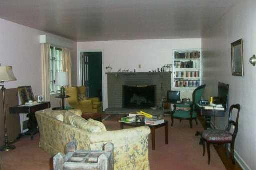 237 Tech Road Thornburg, PA 15205 - Photo 3 of 7 Gallery Image 3