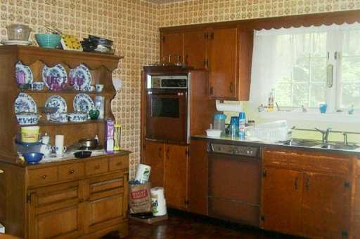 237 Tech Road Thornburg, PA 15205 - Photo 5 of 7 Gallery Image 5
