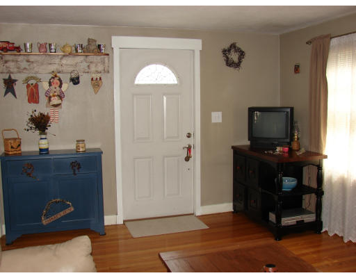 74 Connecticut Avenue Springfield, MA 01104 - Photo 11 of 29 Gallery Image 11