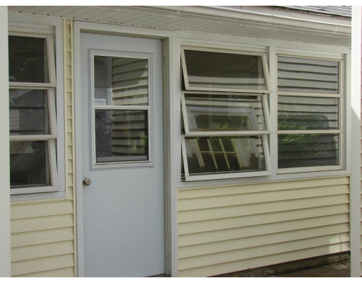 74 Connecticut Avenue Springfield, MA 01104 - Photo 5 of 29 Gallery Image 5