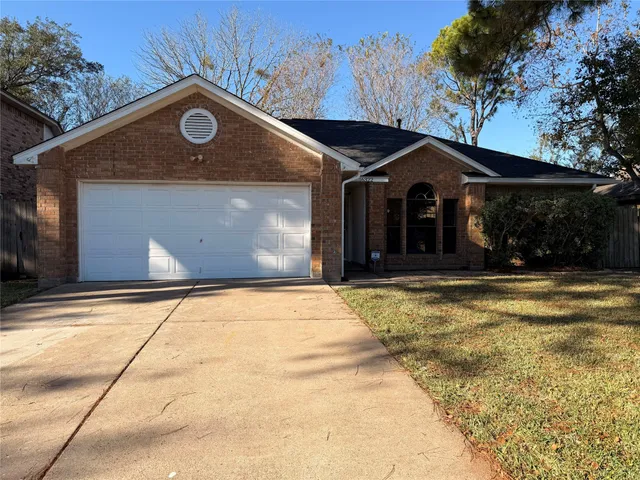 $2,000 | 16322 Ginger Run Way, Sugar Land, TX 77498