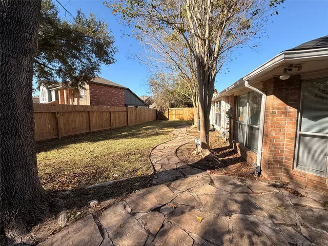 $2,000 | 16322 Ginger Run Way, Sugar Land, TX 77498