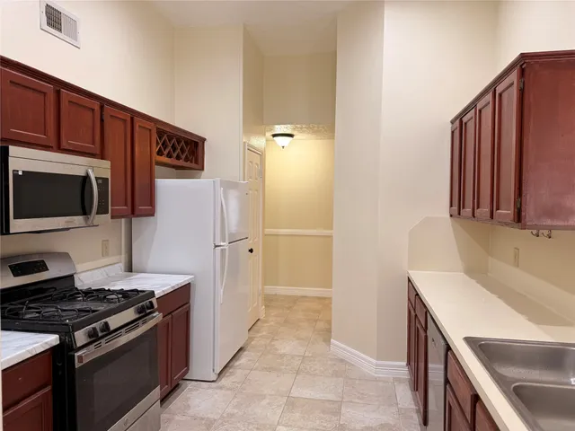 $2,000 | 16322 Ginger Run Way, Sugar Land, TX 77498