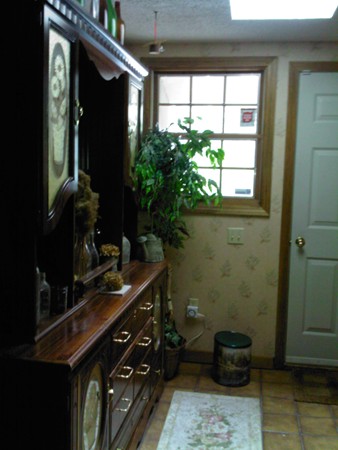 400 Walnut Plain Road Rochester, MA 02770 - Photo 21 of 24 a bathroom with a sink and a mirror