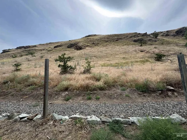 $349,000 | Snake River Road, Asotin, WA 99402