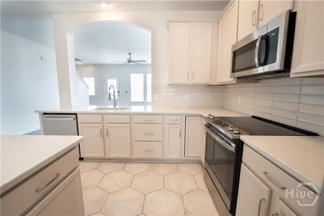 $2,900 | 220 Willow Oak Drive, Richmond Hill, GA 31324