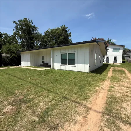 $260,000 | 508 North Main Street, Rockdale, TX 76567