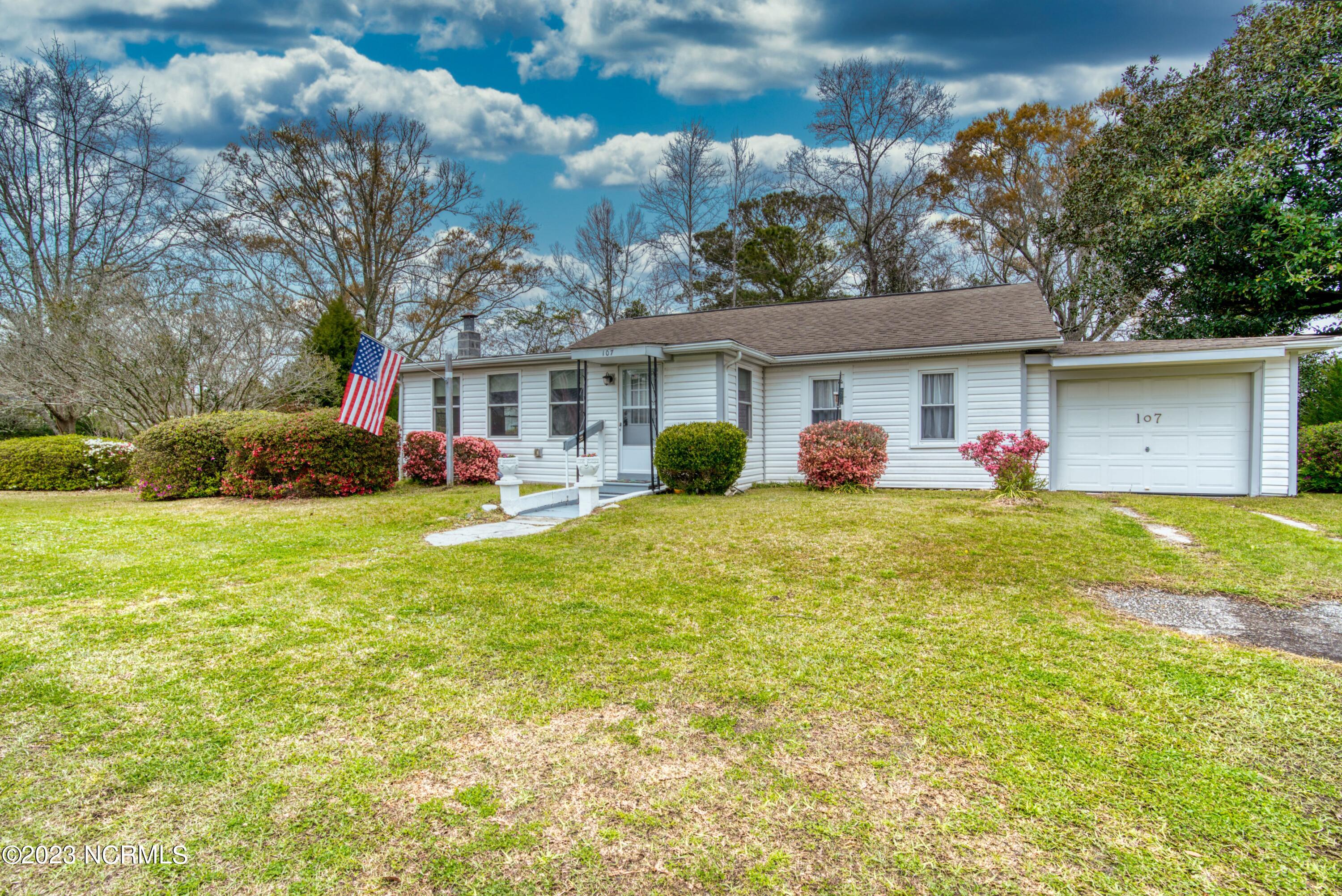 107 Corbett Road Swansboro, NC 28584 - Photo 1 of 44 001