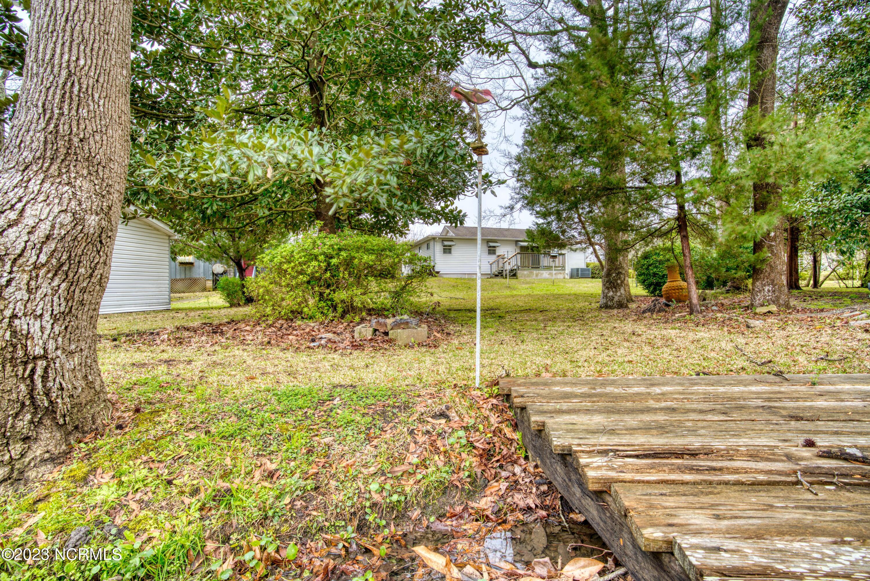 107 Corbett Road Swansboro, NC 28584 - Photo 11 of 44 011