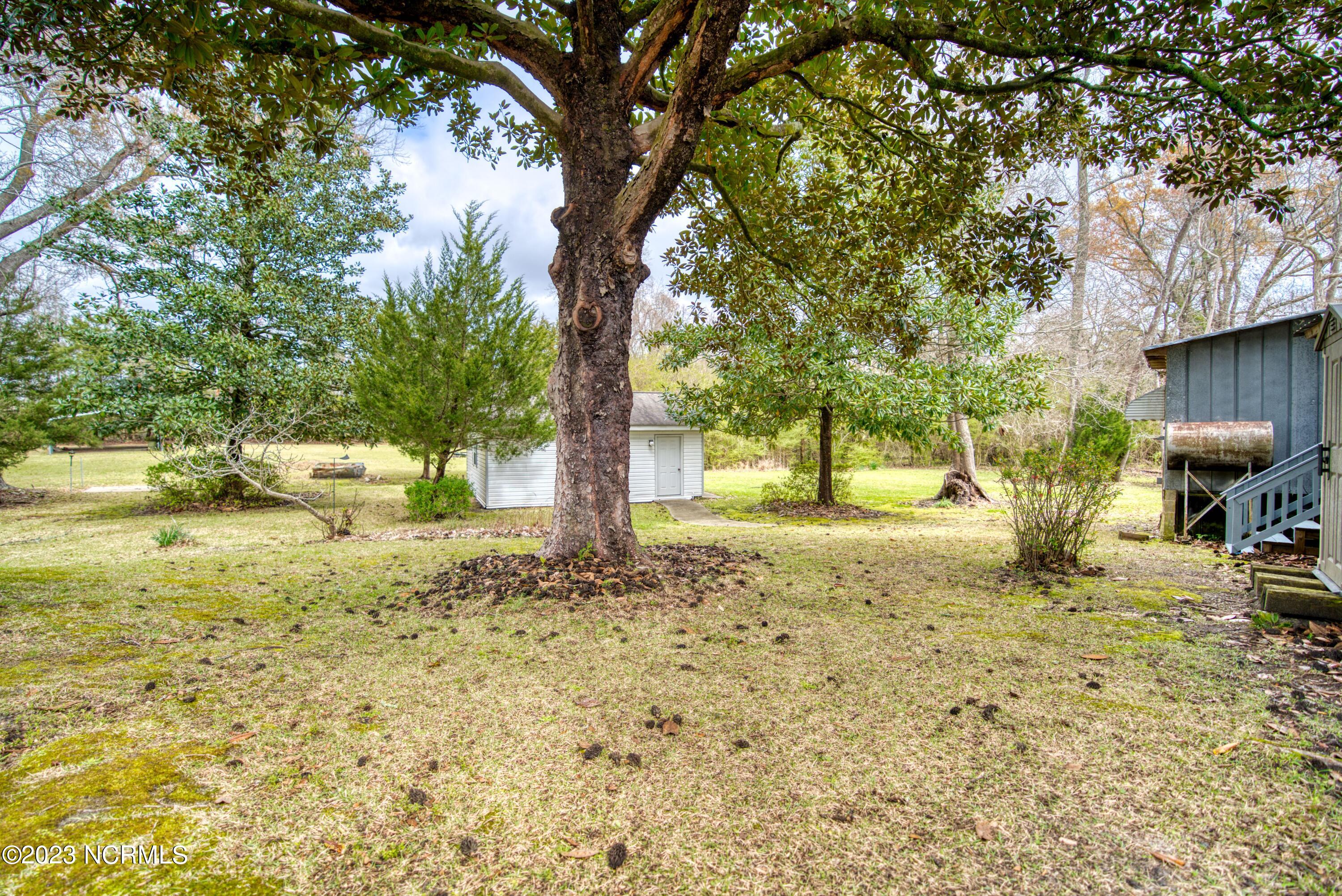 107 Corbett Road Swansboro, NC 28584 - Photo 16 of 44 016