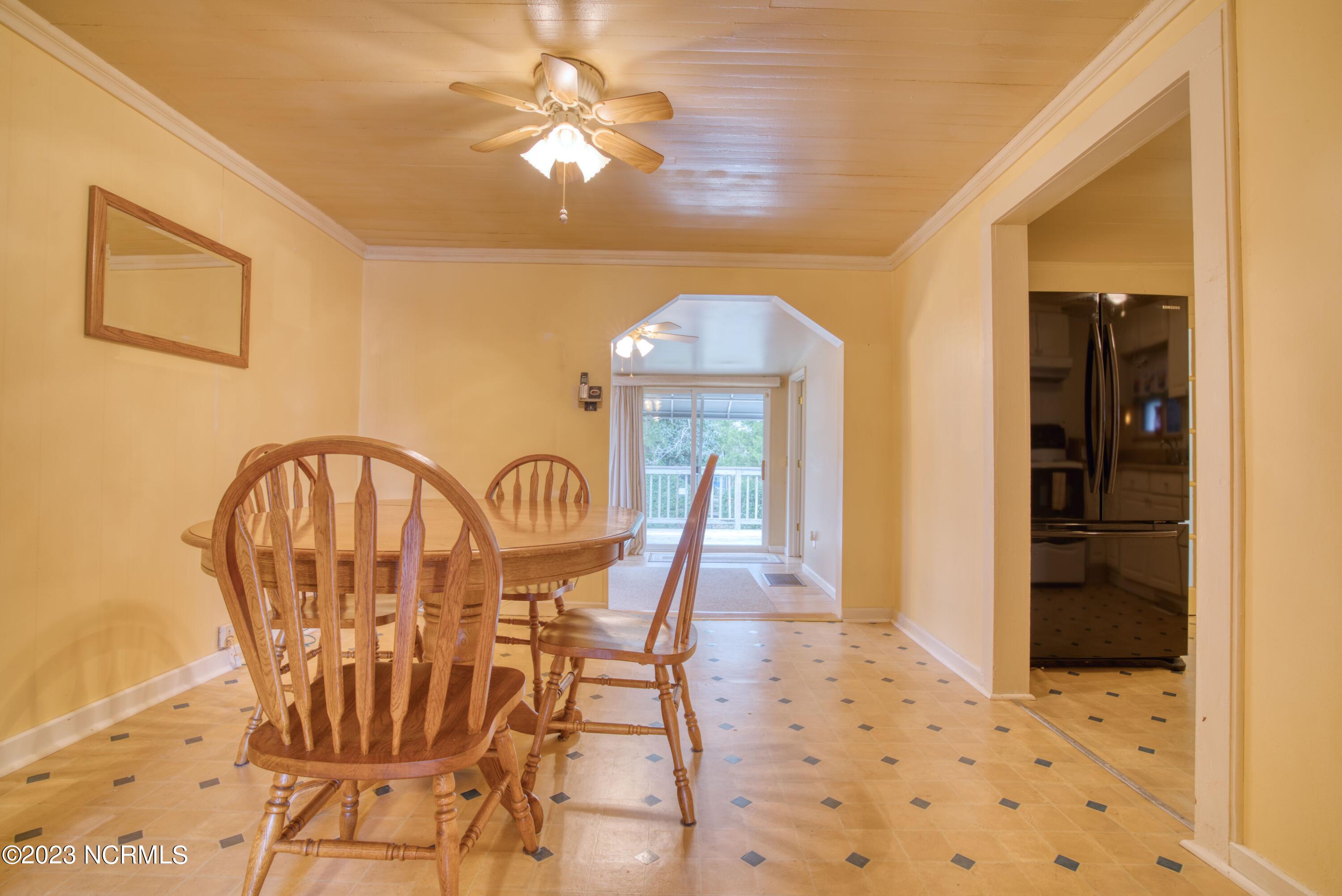 107 Corbett Road Swansboro, NC 28584 - Photo 27 of 44 Dining Room