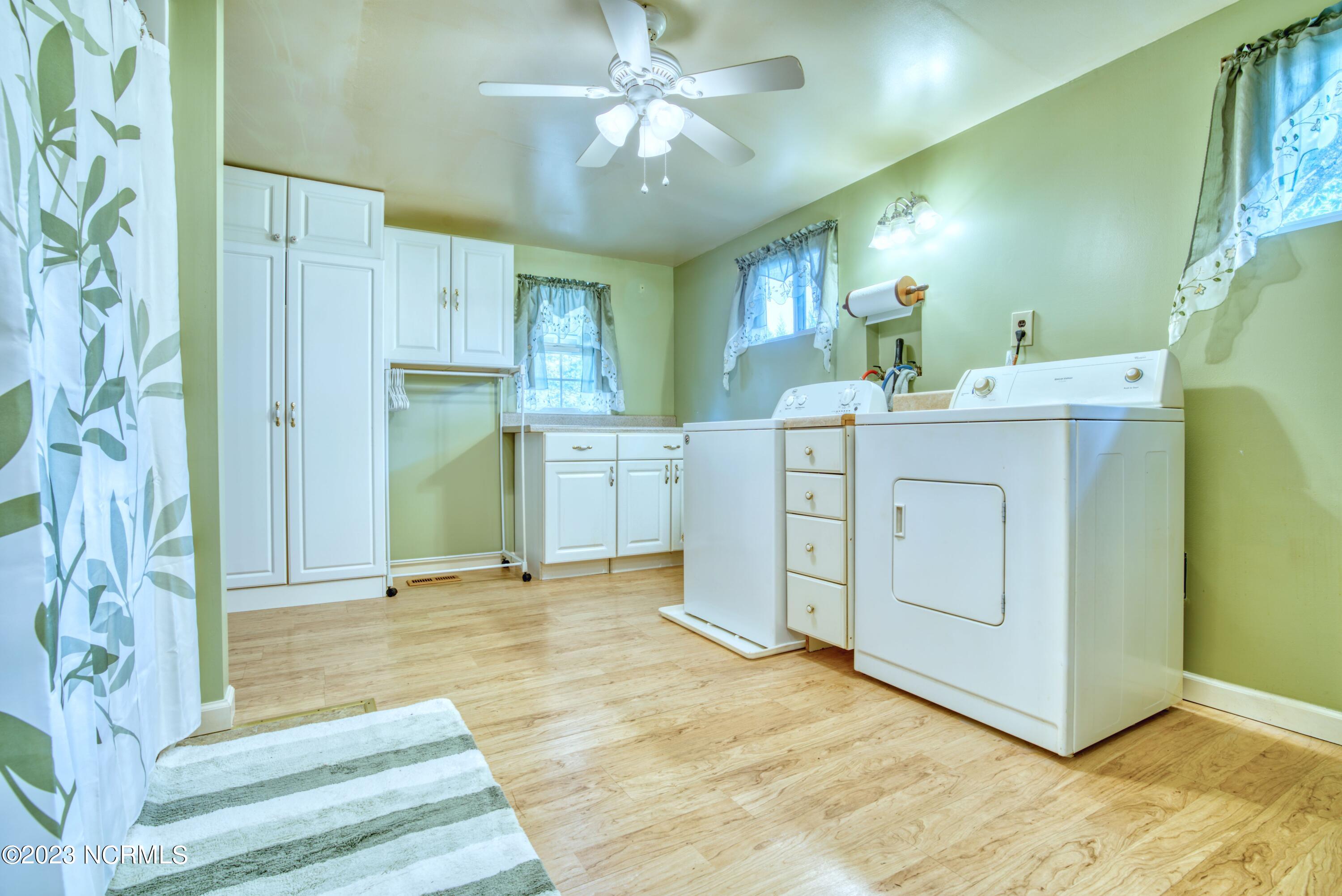 107 Corbett Road Swansboro, NC 28584 - Photo 33 of 44 Laundry Room/Bathroom