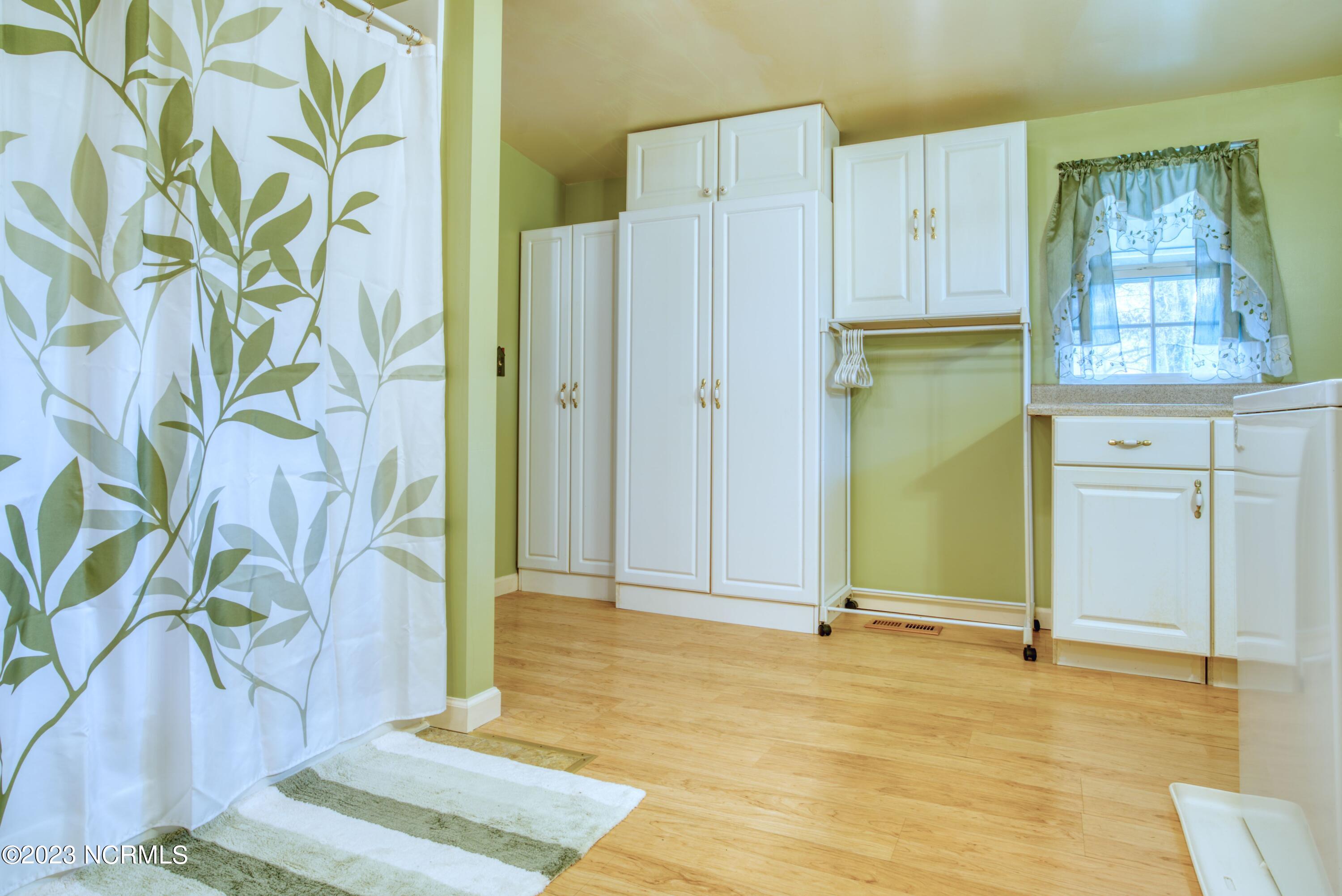 107 Corbett Road Swansboro, NC 28584 - Photo 34 of 44 Laundry Room/Bathroom