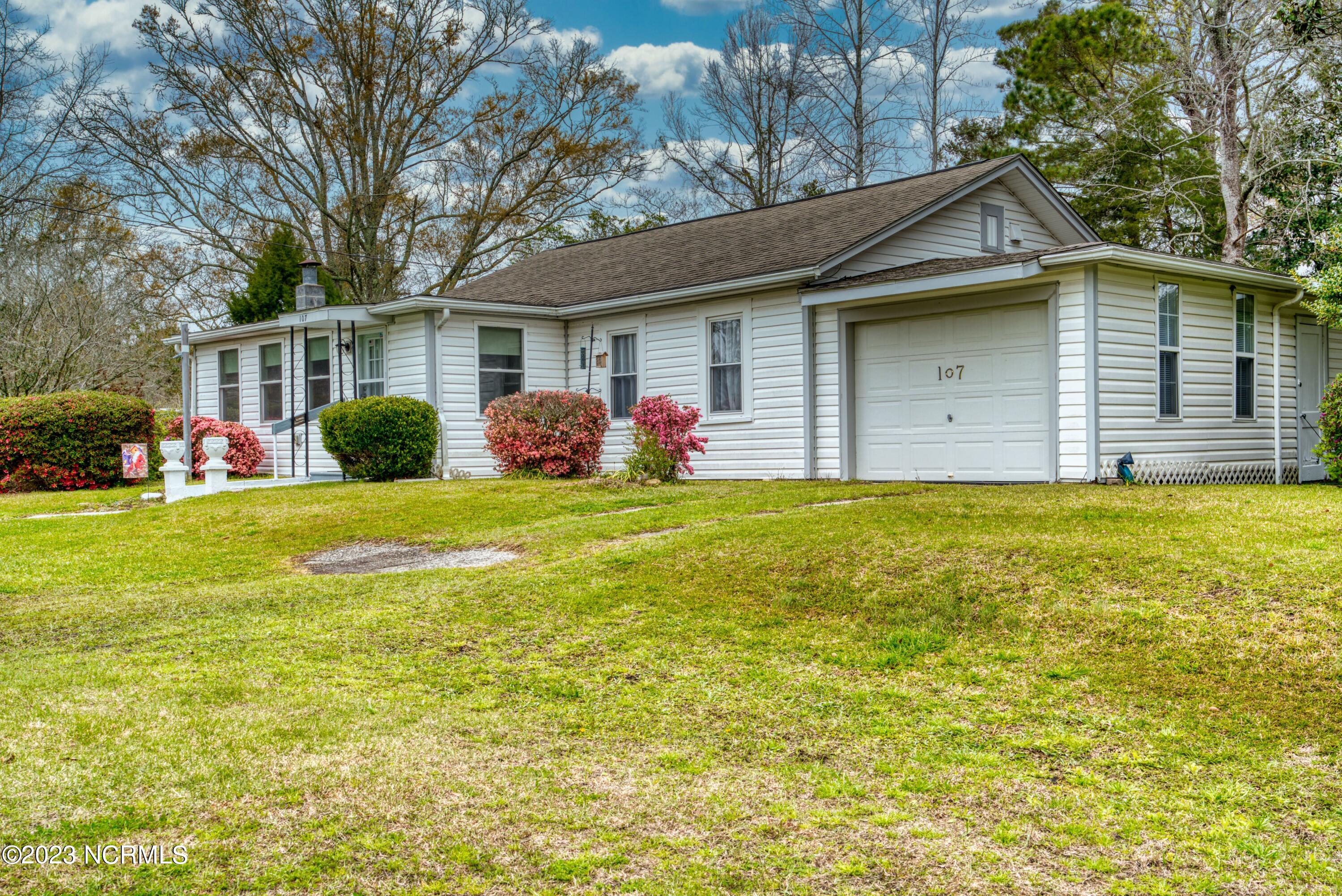 107 Corbett Road Swansboro, NC 28584 - Photo 5 of 44 005