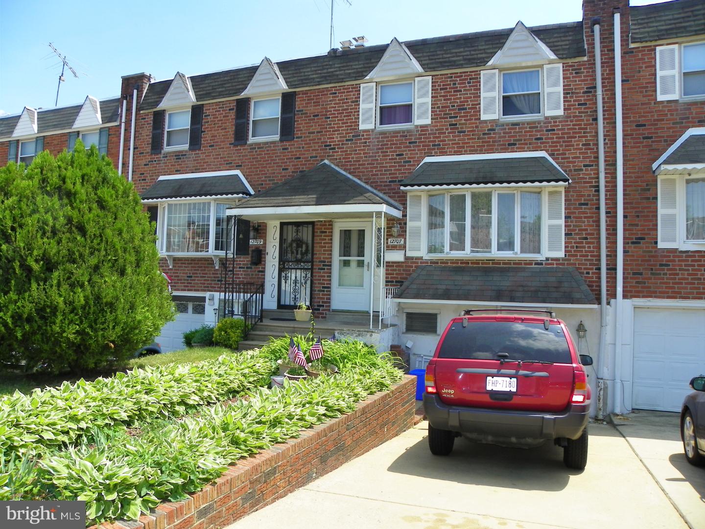 12707 Medford Road Philadelphia, PA 19154 - Photo 2 of 15 Gallery Image 2
