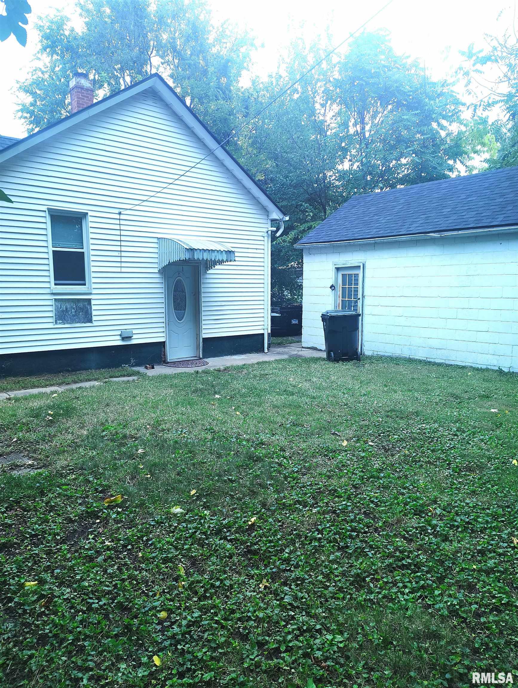 620 East Ash Street Canton, IL 61520 - Photo 2 of 12