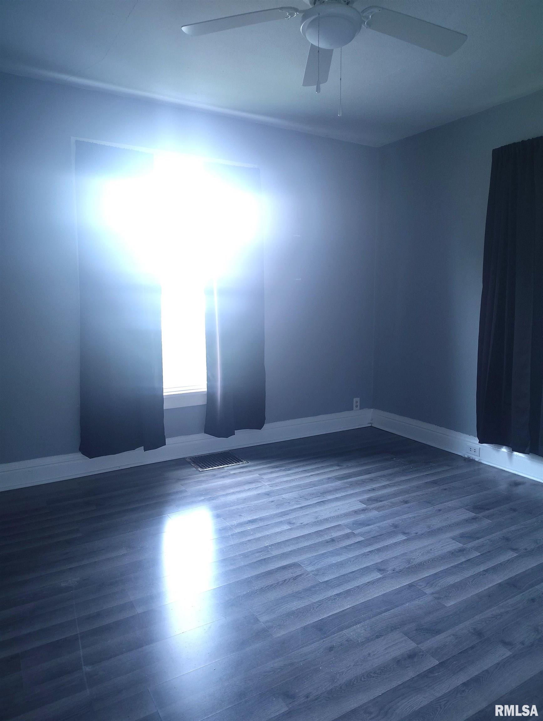 620 East Ash Street Canton, IL 61520 - Photo 5 of 12