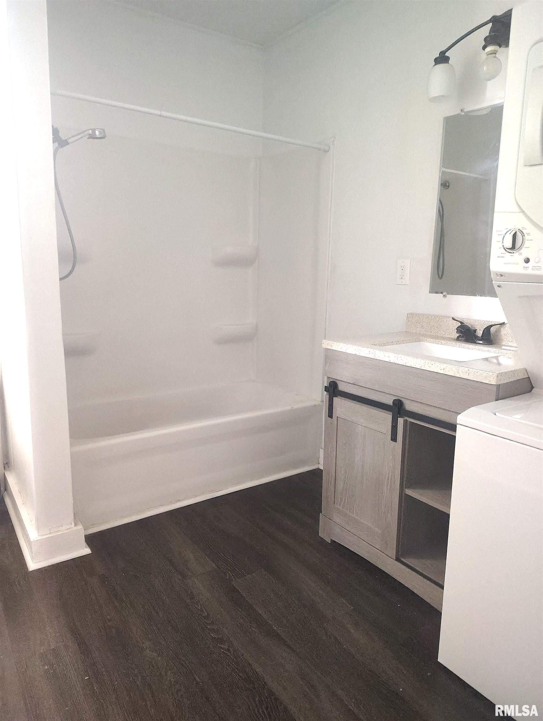 620 East Ash Street Canton, IL 61520 - Photo 7 of 12