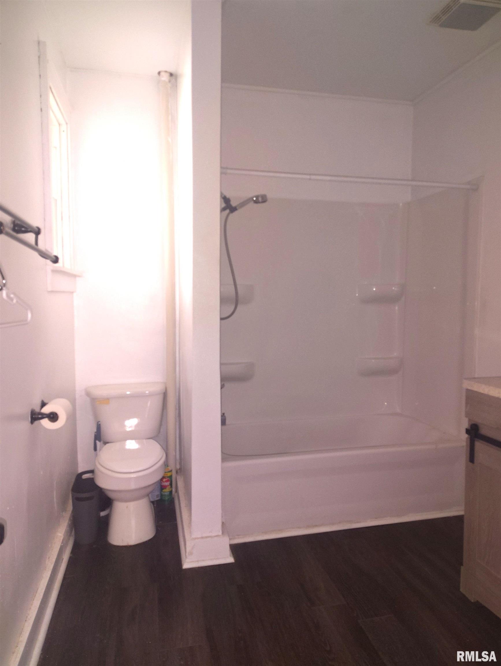 620 East Ash Street Canton, IL 61520 - Photo 8 of 12