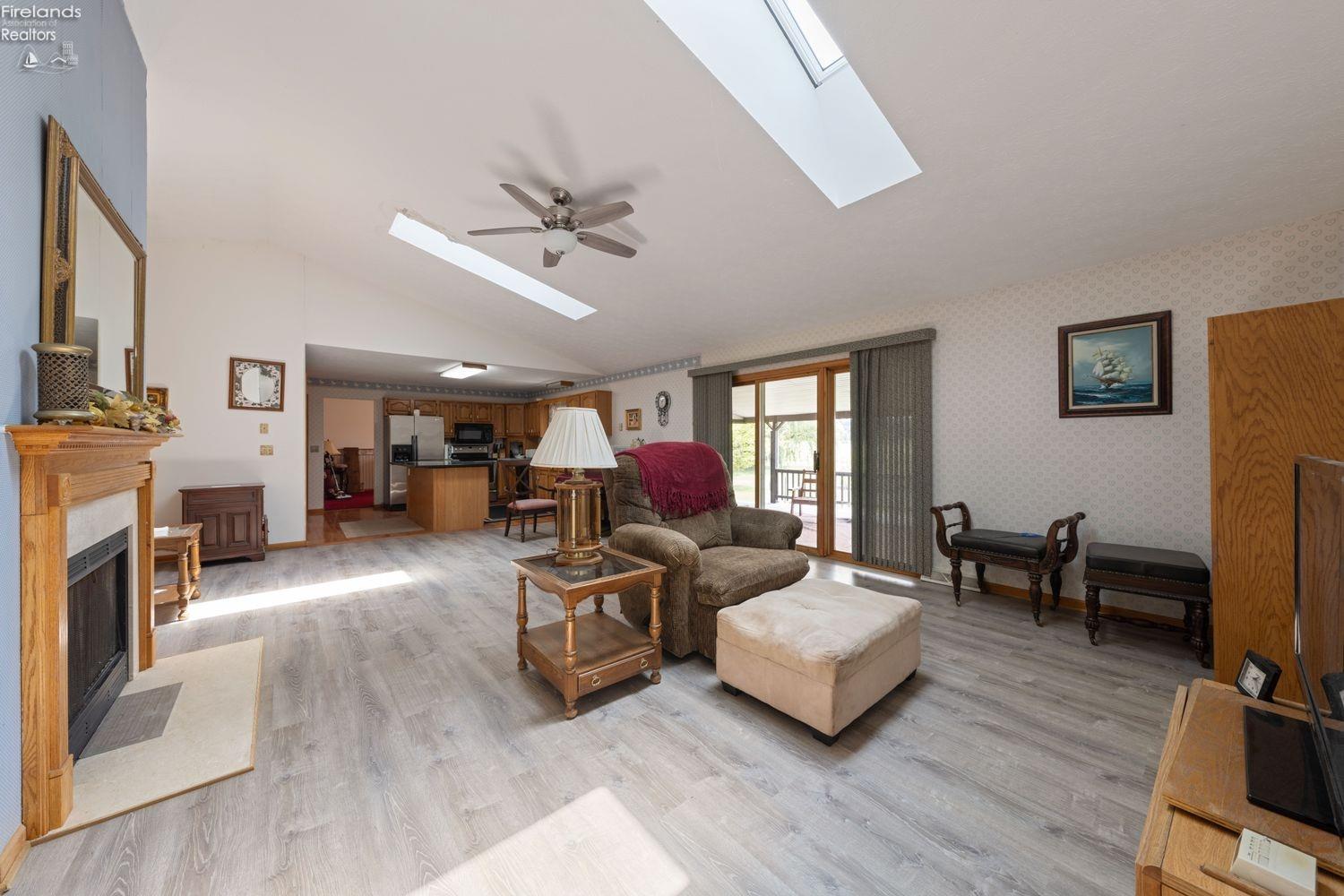 13904 Kneisel Road Vermilion, OH 44089 - Photo 9 of 41 Gallery Image 9