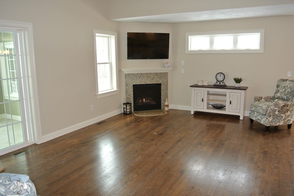 20 Shamrock, Unit 20 Springfield, MA 01108 - Photo 6 of 10 Gallery Image 6