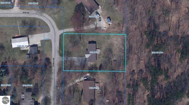 4795 John R Street Cadillac, MI 49601 - Photo 2 of 6 2