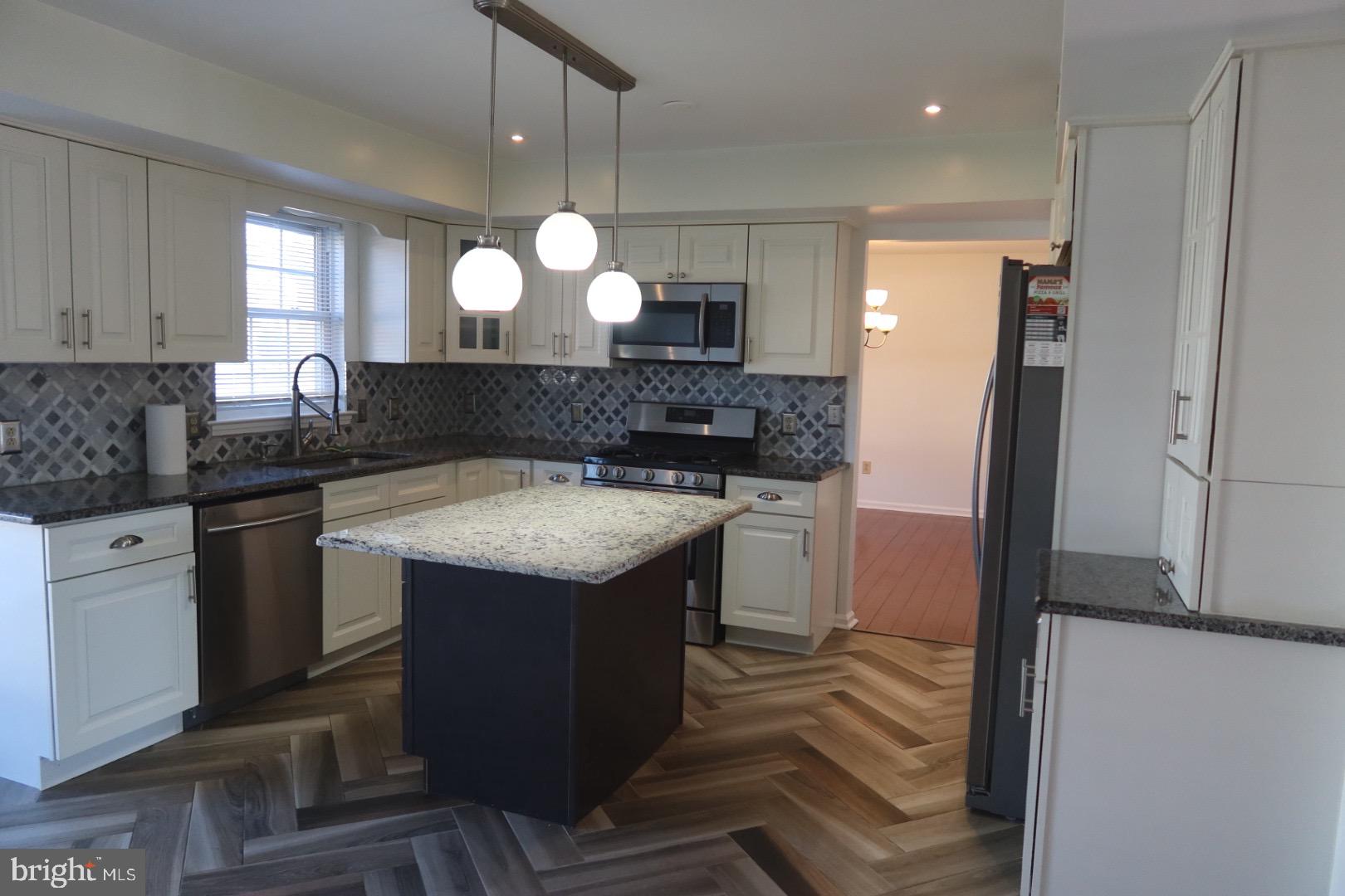 4581 Green Tree Road Reading, PA 19606 - Photo 4 of 20