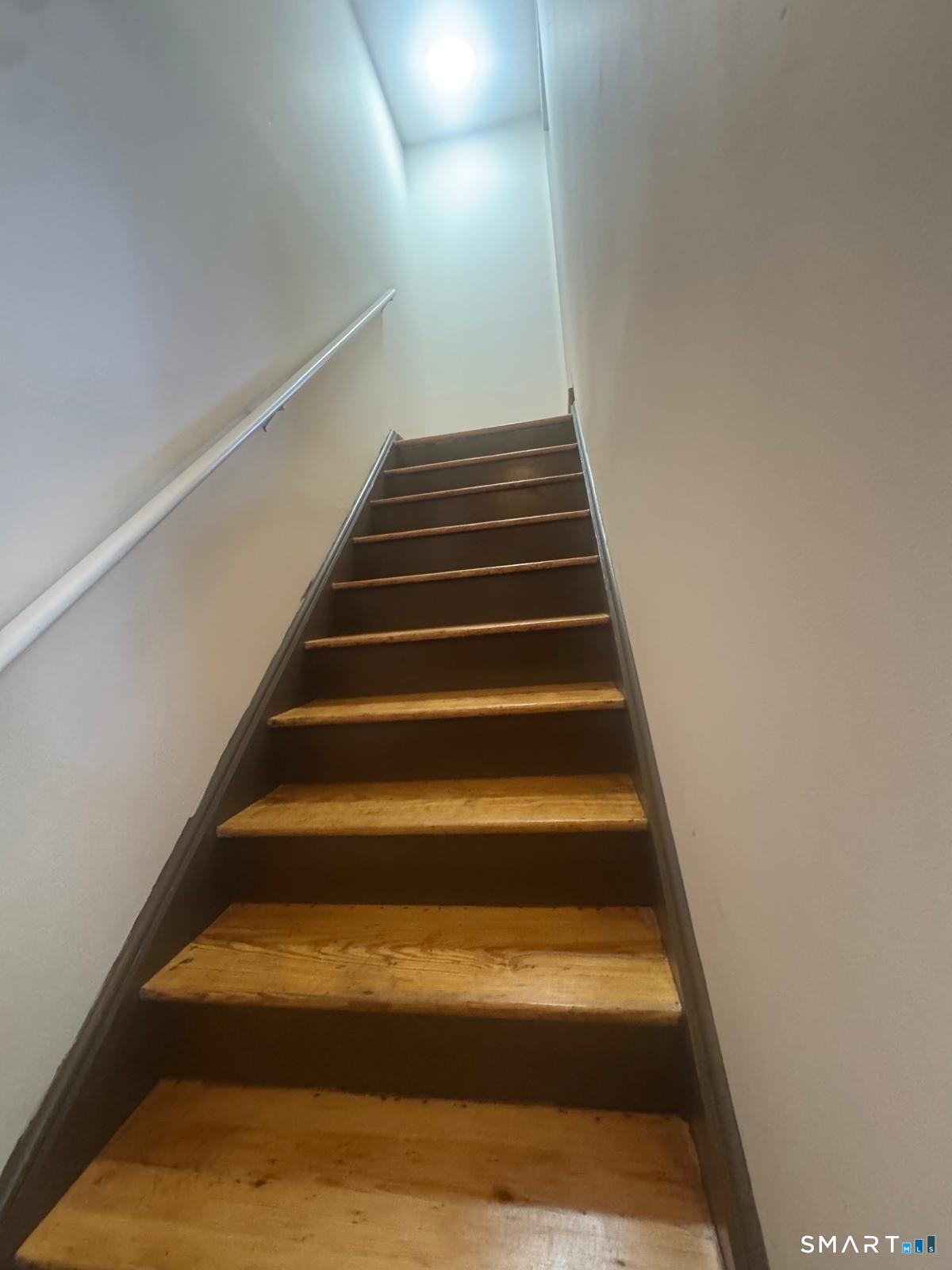 204 Wheeler Avenue, Unit 9 Bridgeport, CT 06606 - Photo 10 of 11 a view of entryway