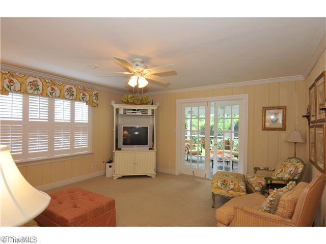 2563 Bitting Road Winston-Salem, NC 27104 - Photo 4 of 16 Den/Family/Great Room.