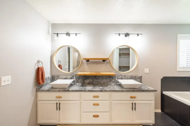 $649,900 | 5606 West Newbury Drive, Spokane, WA 99208