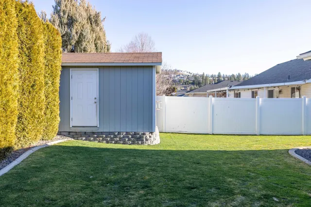 $649,900 | 5606 West Newbury Drive, Spokane, WA 99208