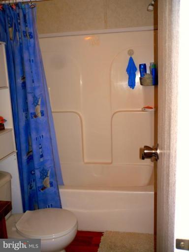 7810 Clark Road, Unit D52 Hanover, MD 21076 - Photo 18 of 28 Hall bathroom tub/shower