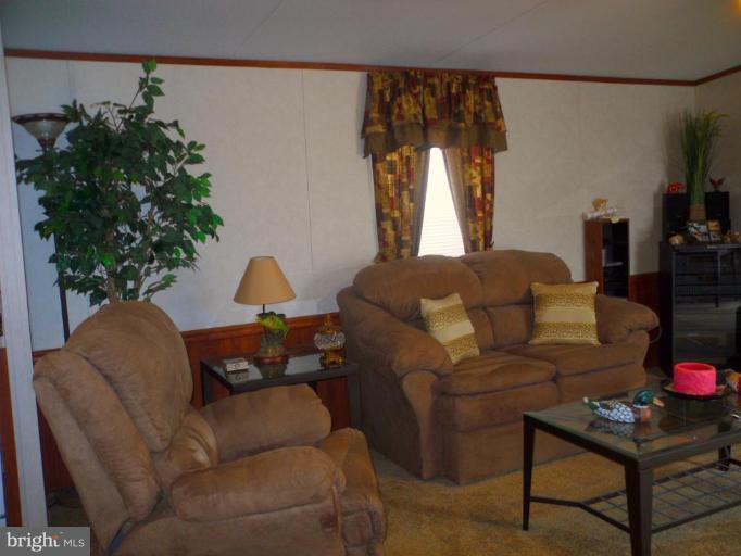 7810 Clark Road, Unit D52 Hanover, MD 21076 - Photo 7 of 28 Living Room