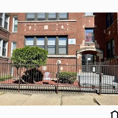 $1,237 | 8017 South Carpenter Street, Unit 1, Chicago, IL 60620