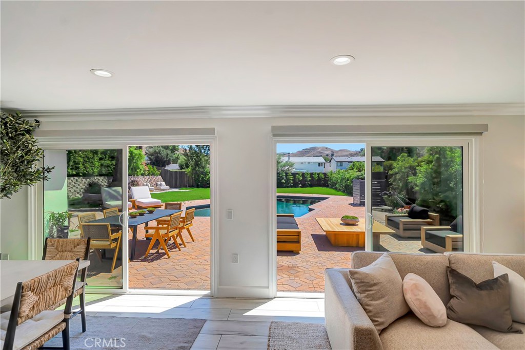 5420 Parkmor Road Calabasas, CA 91302 - Photo 14 of 42 Gallery Image 14