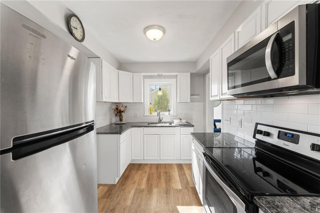 26 Coulters Road Cranston, RI 02920 - Photo 5 of 29