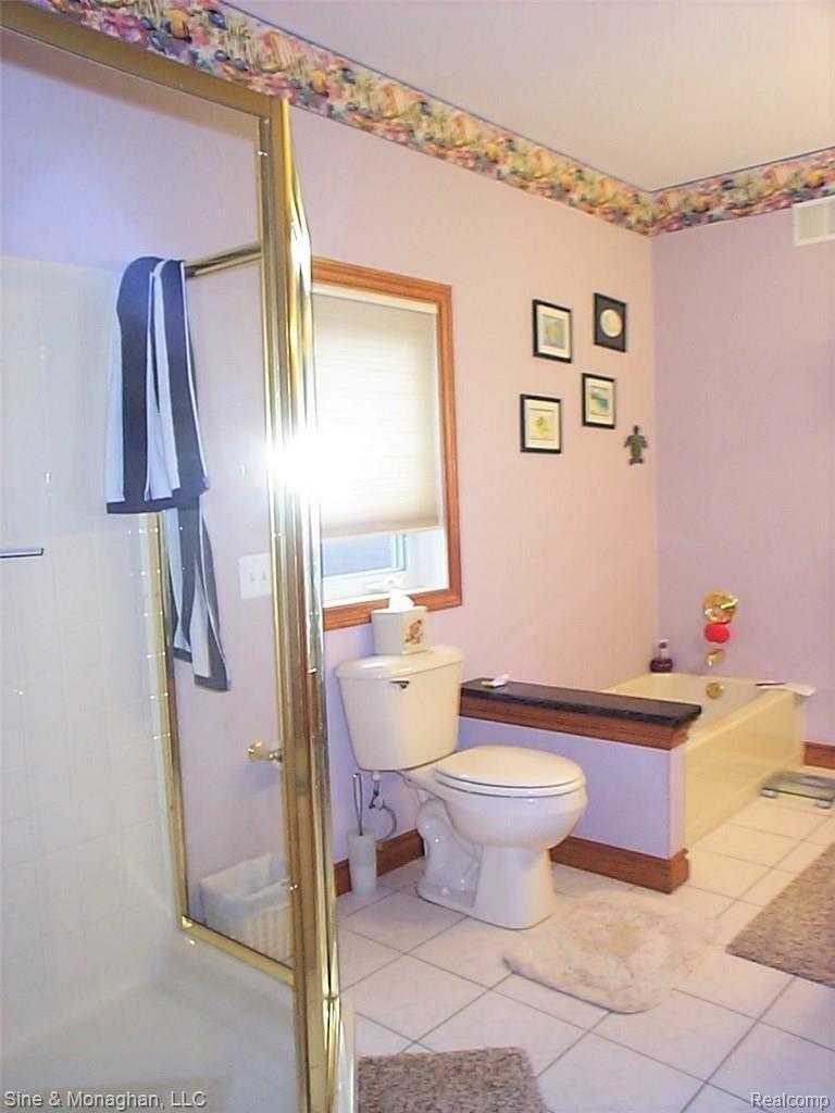 1451 River Road St. Clair, MI 48079 - Photo 17 of 70 17 MASTER BATH 1451 RIVER RD.JPG