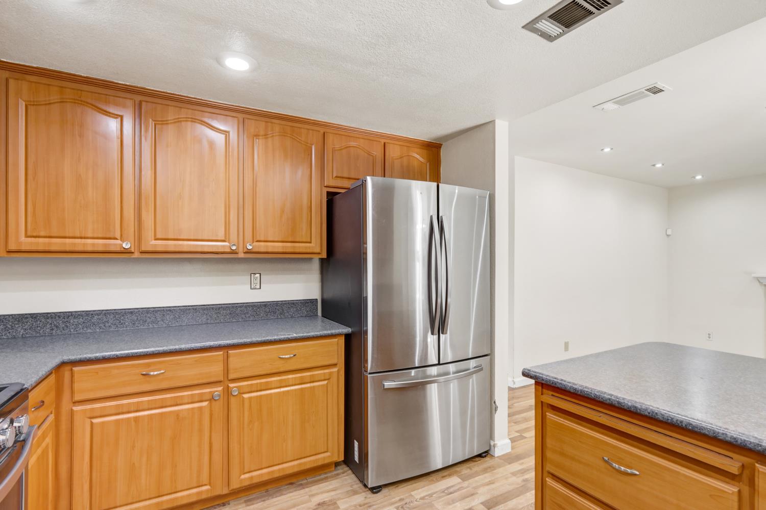 6932 Springmont Drive Elk Grove, CA 95758 - Photo 22 of 47