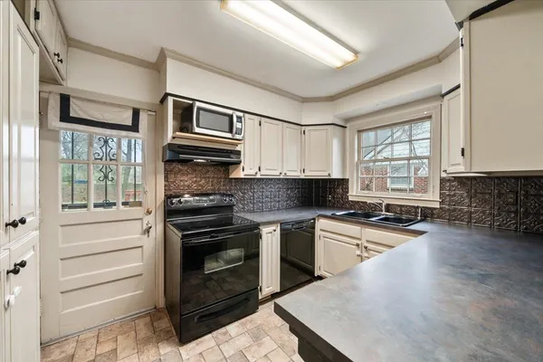 $205,000 | 3541 Cowden Avenue, Memphis, TN 38111