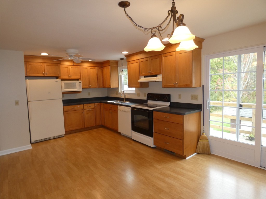 326 Anderson Road Vestal, NY 13850 - Photo 8 of 21 Gallery Image 8
