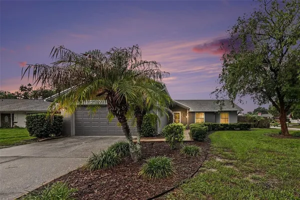 $399,900 | 626 Rollingwood Lane, Valrico, FL 33594