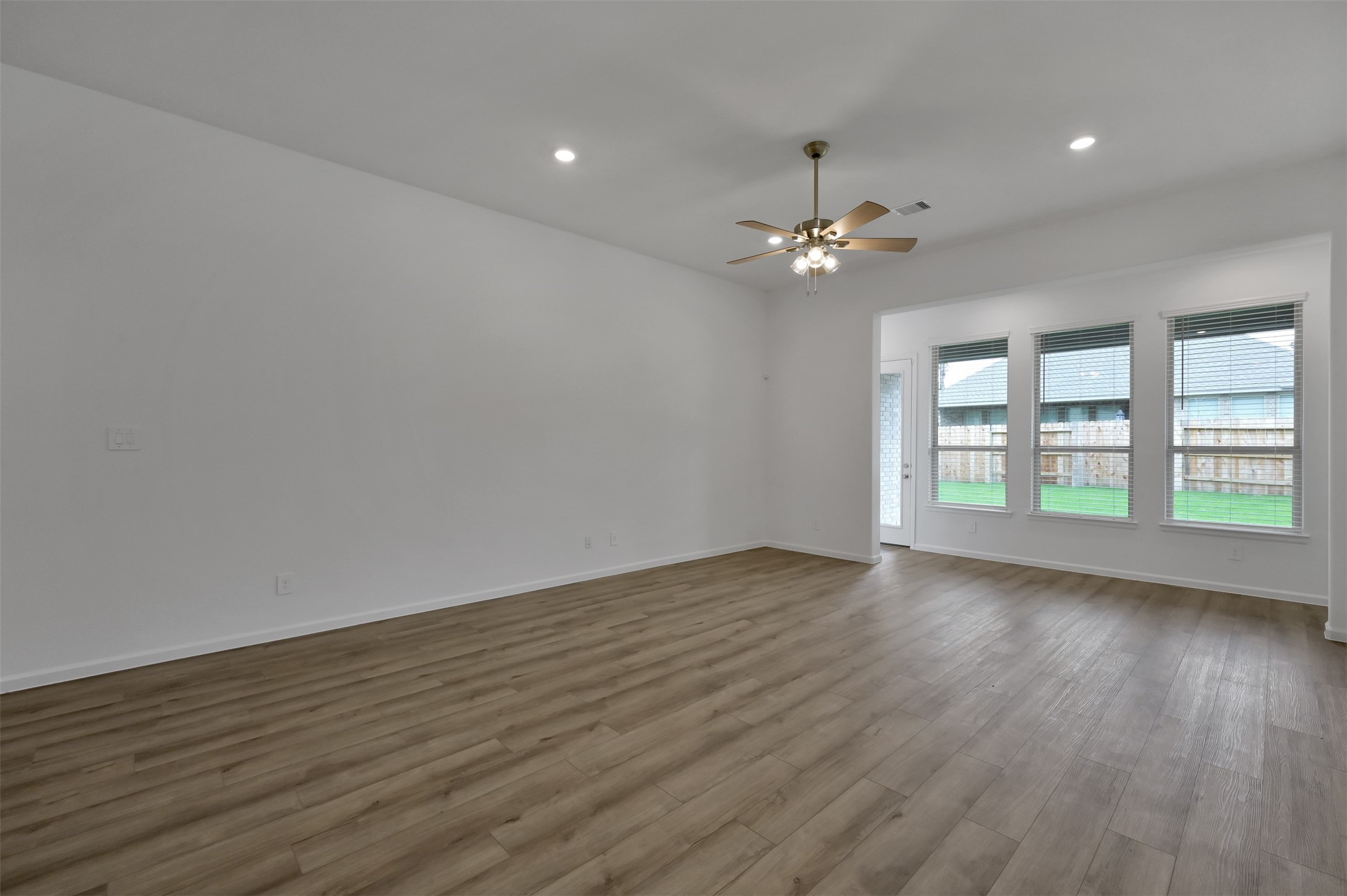 17841 McClary Cardinal Drive Conroe, TX 77302 - Photo 5 of 29