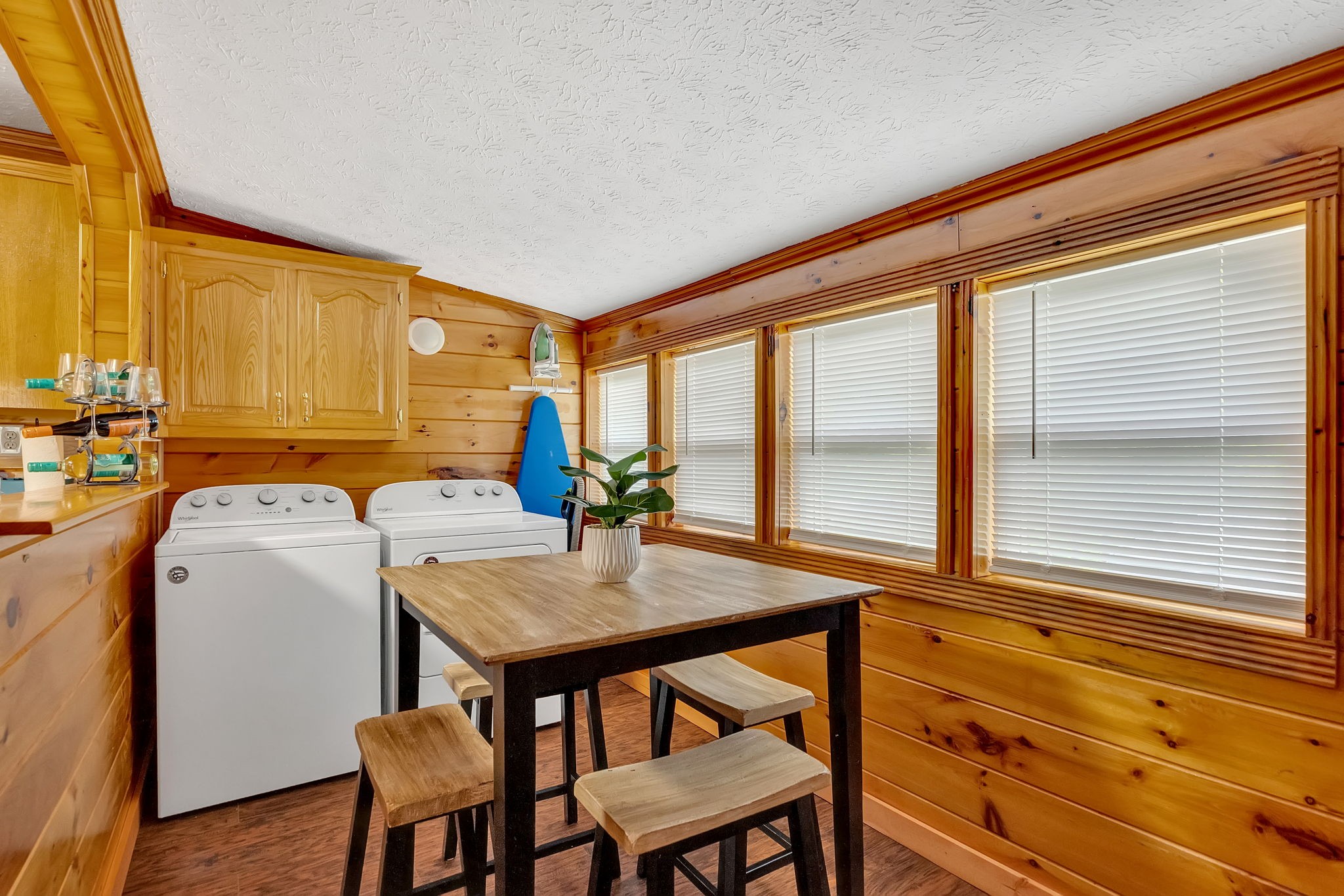 114 Ashley Road Jamestown, TN 38556 - Photo 11 of 29 a workspace with furniture and window