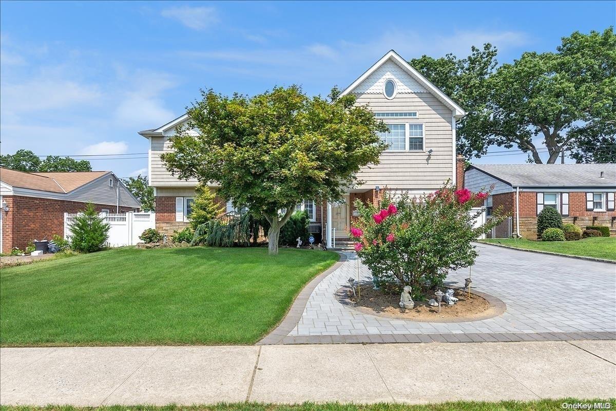 788 Willow Road Franklin Square, NY 11010 - Photo 1 of 1 Gallery Image 1